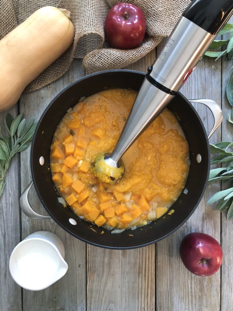 blending cooked soup