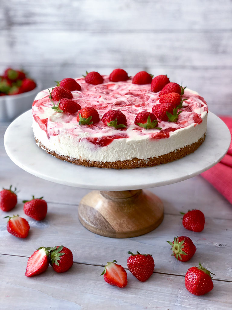 No Bake Strawberry Swirl Cheesecake