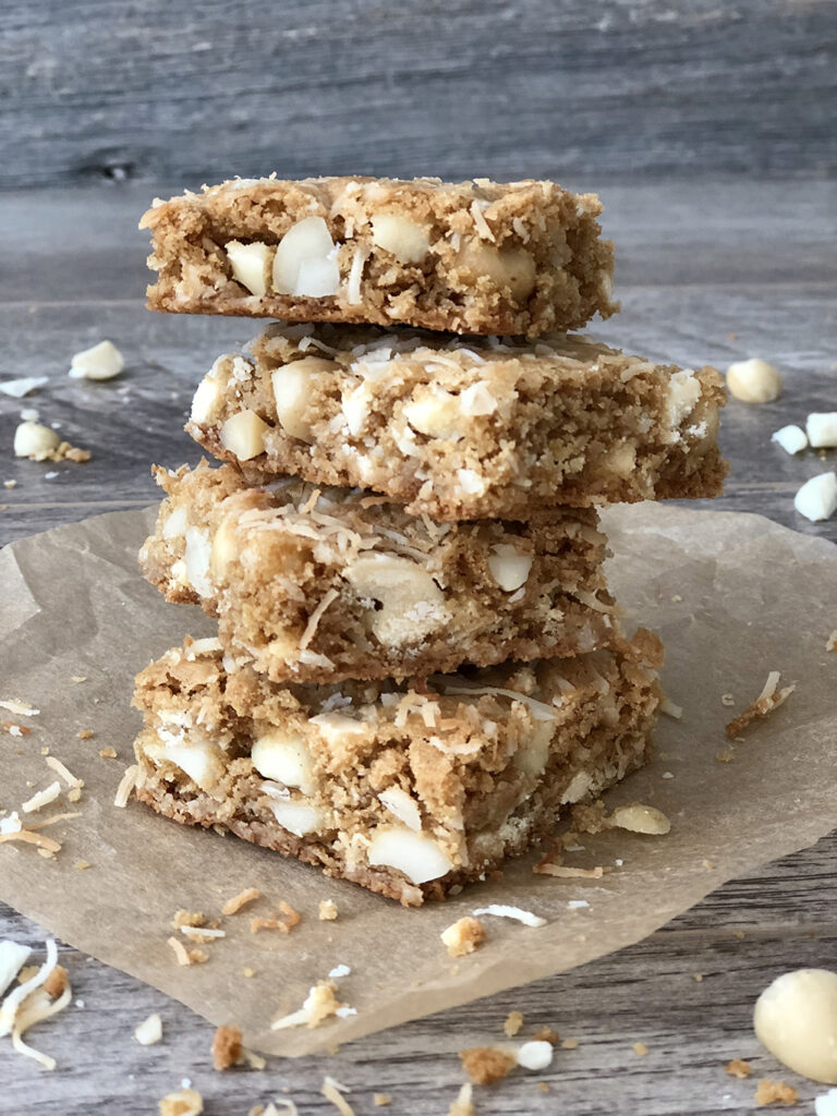 Macadamia Nut Blondies 